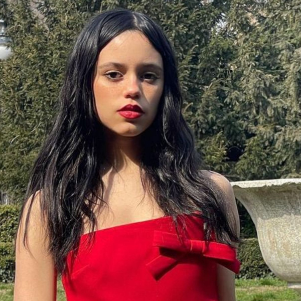 Estrela de ‘Wandinha’ e atriz do momento, Jenna Ortega largou ‘empregão’ para estrelar a série da Netflix