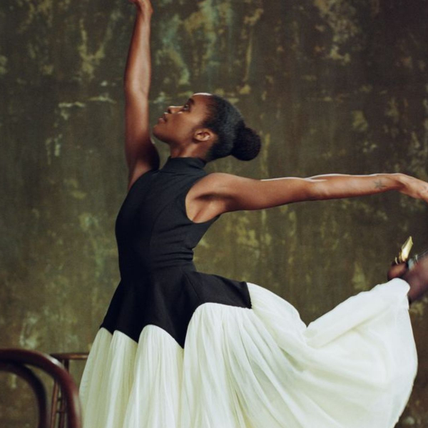 Bailarina e ativista, Ingrid Silva estrela campanha da Lipqueen, nova sandália da Christian Louboutin