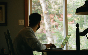 Apontado como ‘o futuro do trabalho’ na pandemia, home office aos poucos é deixado pra trás por grandes empresas