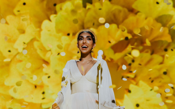 Best-seller Rupi Kaur espera influenciar mais mulheres a serem escritoras e empoderadas: ‘O poder está dentro de cada uma de nós’