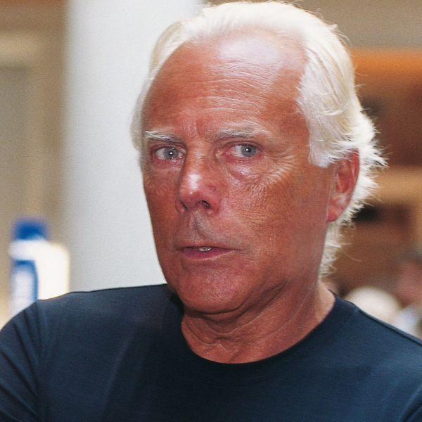 Em nova autobiografia, Giorgio Armani se aprofunda na vida pessoal e detalha jornada em direção ao sucesso
