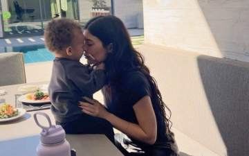 Kylie Jenner muda o nome do filho caçula 16 meses depois do seu nascimento e agita as redes