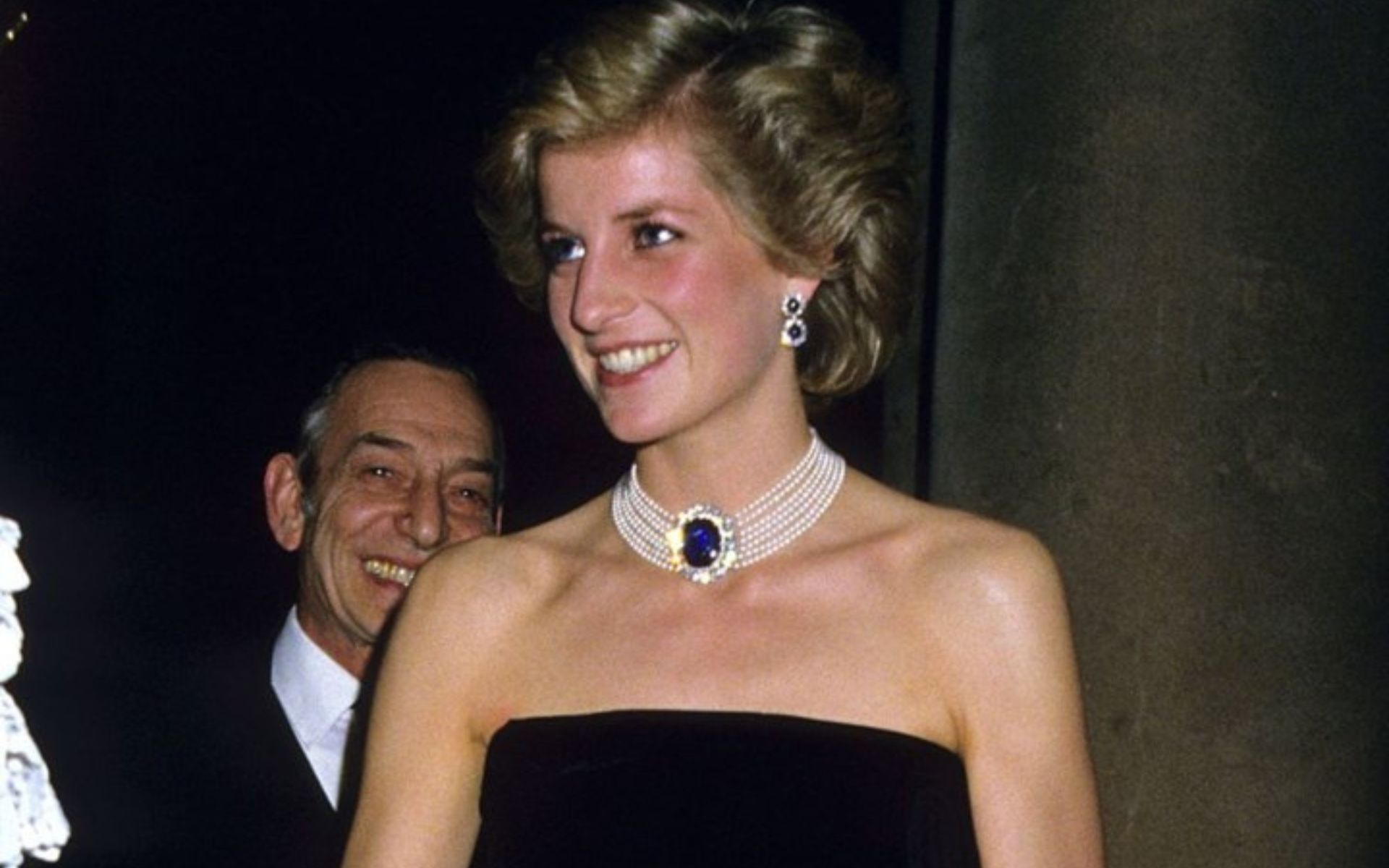 Vestido icônico da princesa Diana vai à leilão em NY