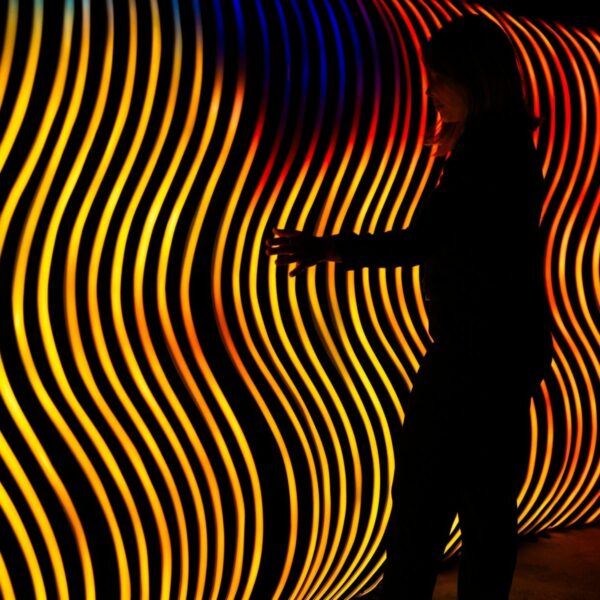 Obra de arte digital mostra qualidade do ar de São Paulo em tempo real