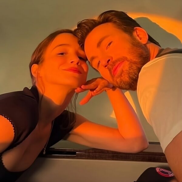 Amor ou precaução? O 'paradoxo' do casamento de Chris Evans