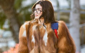 Kylie Jenner incorpora a tendência Mob Wife