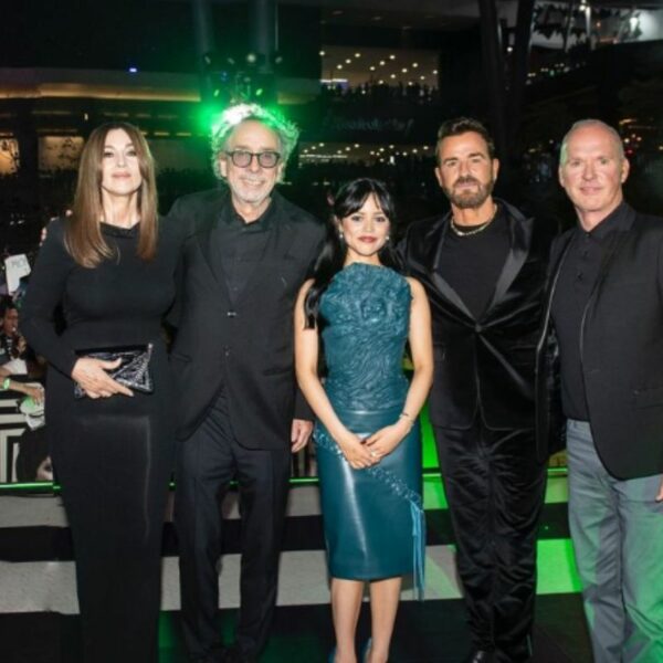 Tim Burton promete quebrar tabus em filme politicamente incorreto