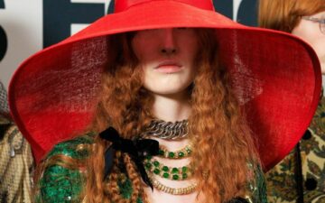 O debut Alessandro Michele na Valentino celebra o maximalismo