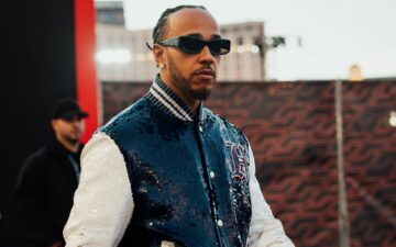 Lewis Hamilton rouba a cena com look exclusivo Tommy Hilfiger no GP de Las Vegas