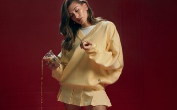 Hailey Bieber assina coleção esportiva para a temporada SS25