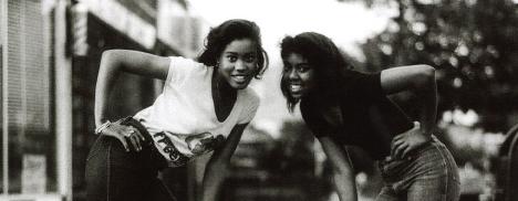 Jamel Shabazz é um fotógrafo que mergulhou na cultura negra nova-iorquina das décadas de 1970 e 1980, bem na época do nascimento do hip hop. Saiba mais sobre o trabalho dele no Minas de Ouro.