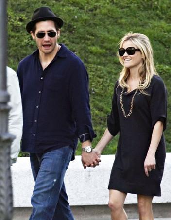 Finalmente Reese Witherspoon resolveu falar sobre seu relacionamento, que ja dura dois anos, com Jake Gyllenhaal. A atriz abriu um pouco de sua vida pessoal para a edição de novembro da revista norte-americana “InStyle”.