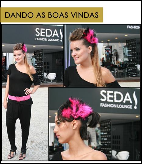 A equipe de boas vindas também esta toda preparada para o “Oi Fashion Rocks. Com uniforme preto e detalhe pink, os arranjos de cabeça e os penteados foram especialmente elaborados para um evento de moda.