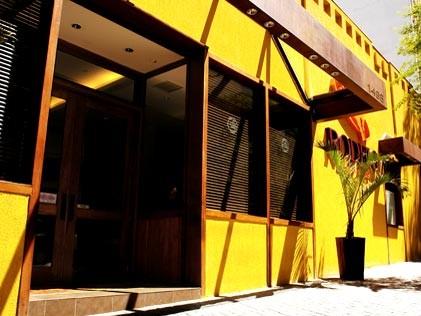 Logo mais, às 16 horas, vai ao ar o programa “Pode Entrar!”. Joyce Pascowitch e Ale Farah recebem Chagas, maitre do restaurante Rodeio, que vai contar as histórias que envolvem um dos points preferidos dos glamurettes.