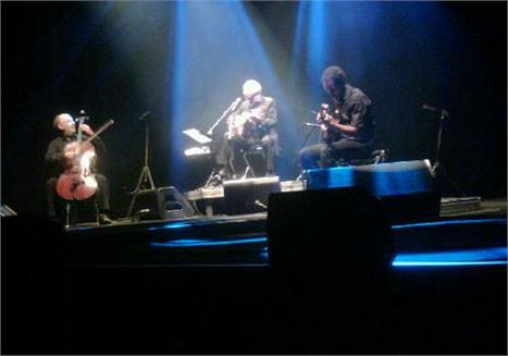Nada melhor que um show de Gilberto Gil para começar a maratona Fashion Rio. Carolina Dieckmann é uma das que concorda com a gente.
