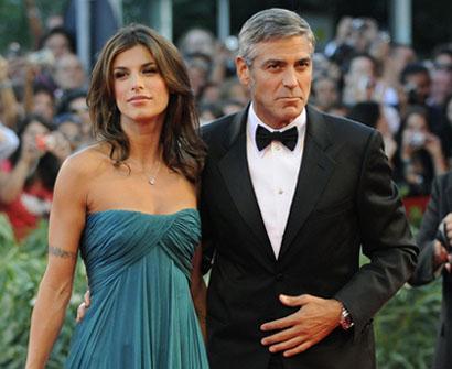 Está mais do que bem o namoro de George Clooney com a italiana Elisabetta Canalis. Ele, que passou o Réveillon em Cabo San Lucas, no México, ao lado dela, nunca levou um relacionamento tão a sério.