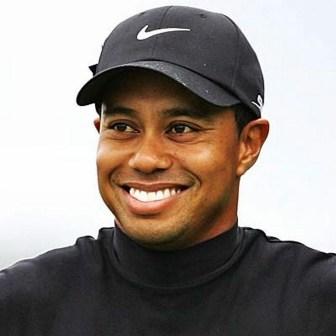 Muitos patrcinadores desistram dele depois do escândalo, mas a Nike nunciou nesta quinta-feira que vai continuar a apoiar Tiger Woods.