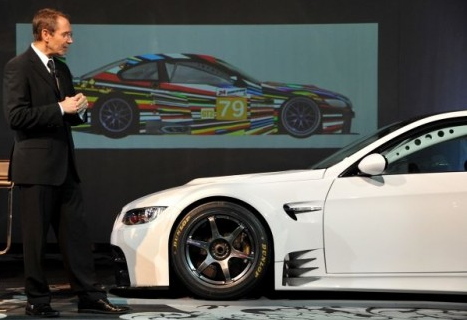 Artista pop Jeff Koons customiza BMW para corrida de rua “24 horas de Le Mans”.