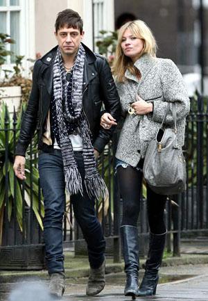 A top Kate Moss está determinada a começar uma nova vida e uma família com o noivo, Jaime Hince, guitarrista do The Kills.