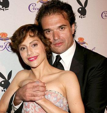 O marido da atriz Brittany Murphy foi encontrado morto no fim da noite desse domingo, em Los Angeles.