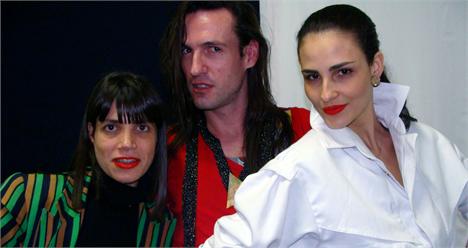 Dudu Bertholini e Rita Comparato falam sobre o desfile da Neon, no lounge Glamurama.