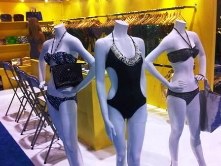 Amália Spinardi, da Jo de Mer, está em Miami para marcar presença na Mercedes-Benz Fashion Week Swim.
