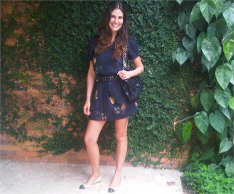 O #lookdodia desta quinta é da Sabrina Gasperin, a linda mãe da Lily… olha que charme