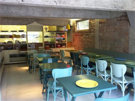 Hoje a gente vai conhecer o Las Chicas, a nova deli da Carla Pernambuco! Vai ser rotisserie também… tá sabendo?